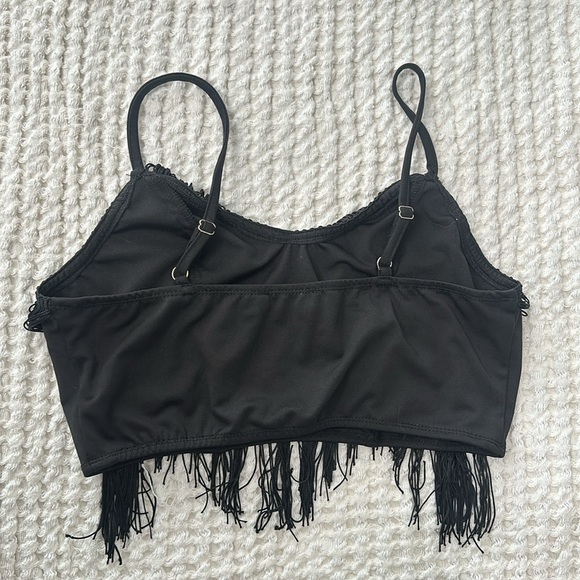 BLACK FRINGE FESTIVAL OUTFIT PRETTYLITTLETHING - Picture 5 of 5